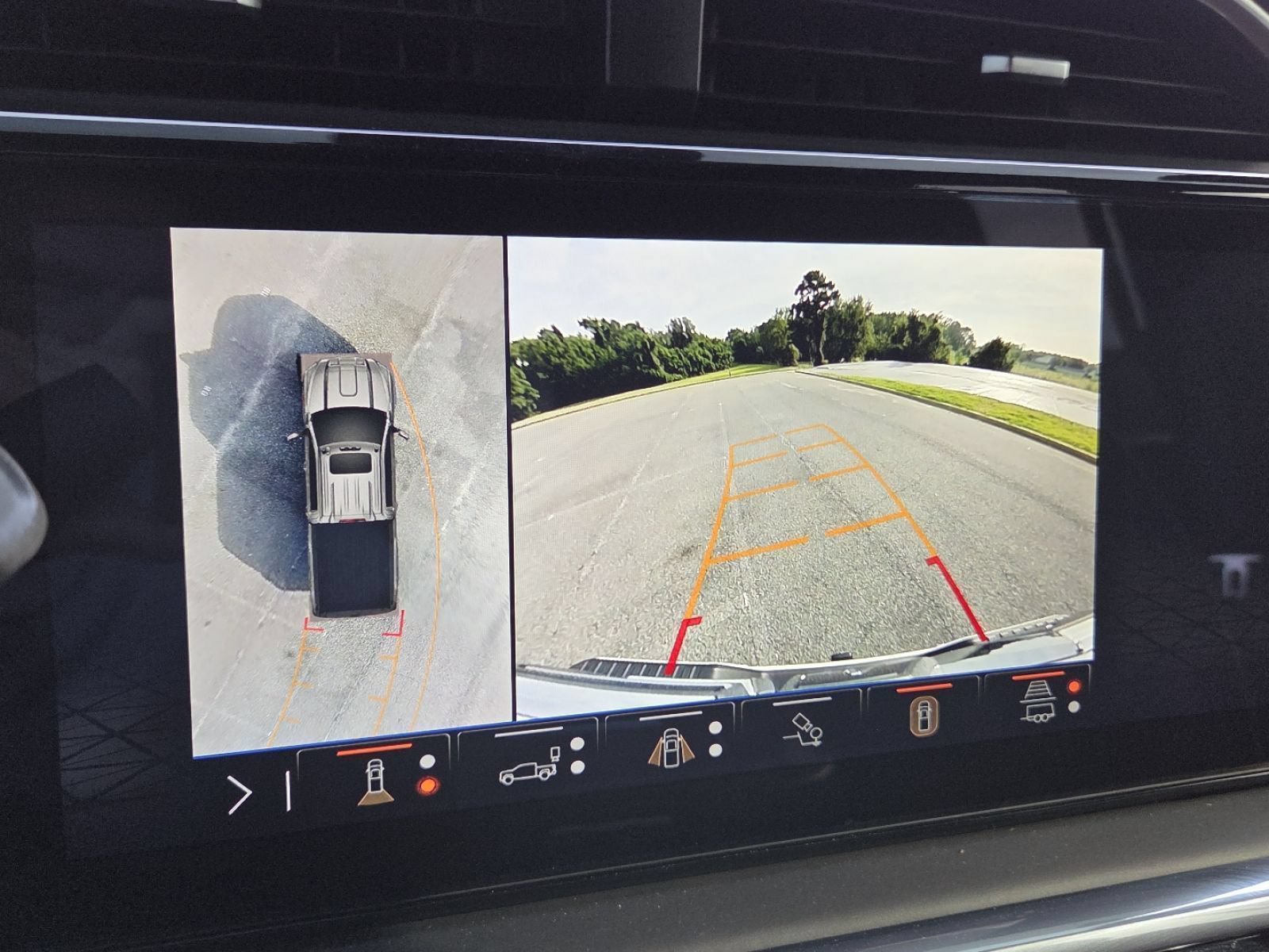 Used 2024 GMC Sierra 2500 Denali Ultimate w/ Max Trailering Package AWD/4WD image 9