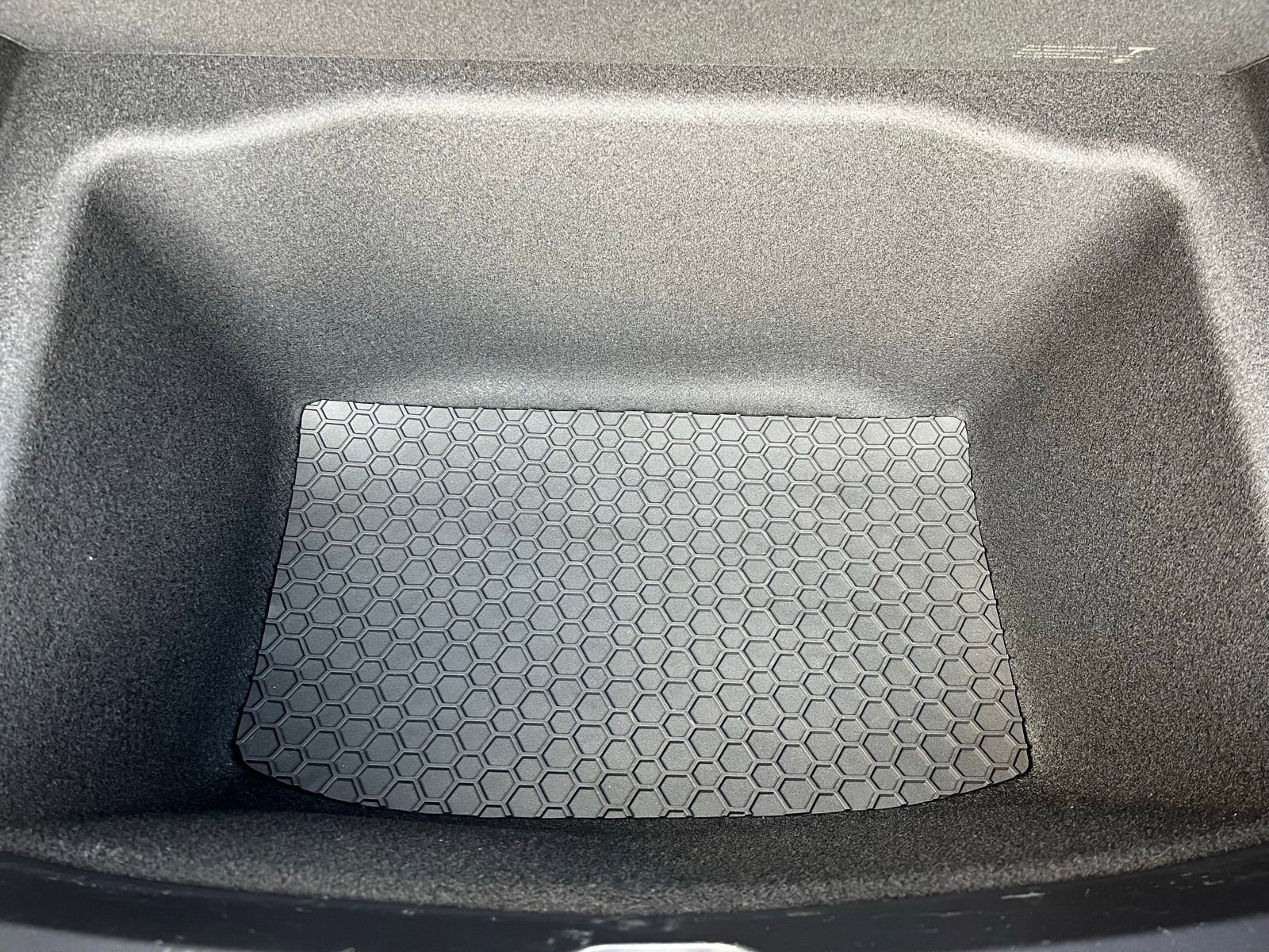 Used 2021 Tesla Model 3 Standard Range Plus image 21