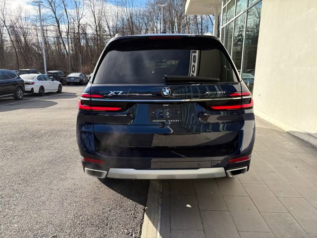 Used 2025 BMW X7 xDrive40i w/ Climate Comfort Package image 4