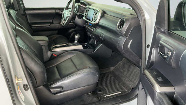 Used 2020 Toyota Tacoma Limited AWD/4WD image 24