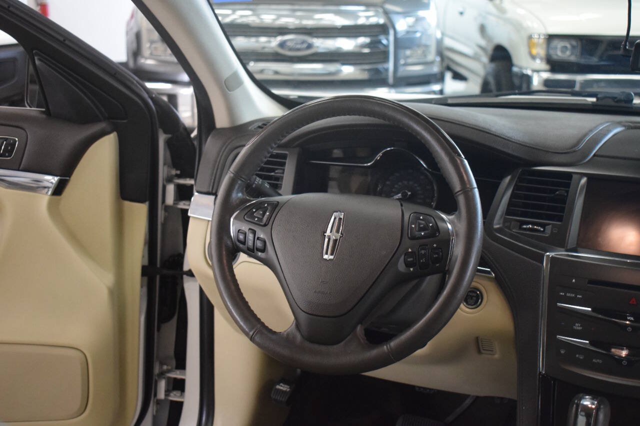 Used 2013 Lincoln MKS AWD image 43