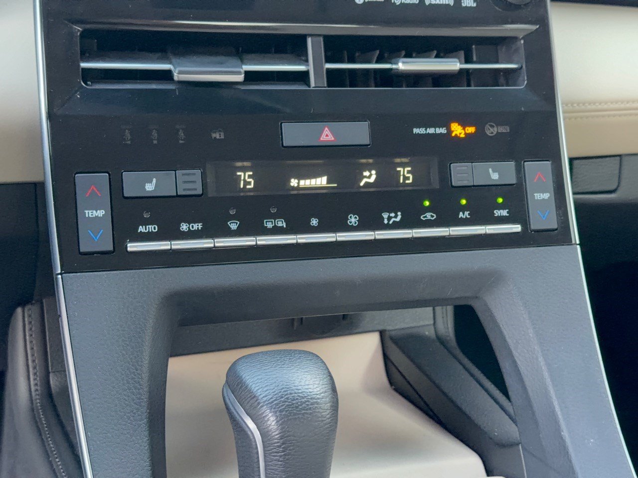 Used 2019 Toyota Avalon XLE w/ Moonroof Package FWD image 22