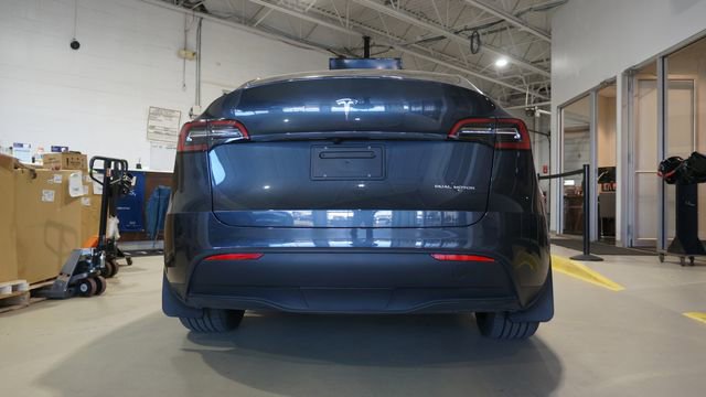 Used 2024 Tesla Model Y Long Range image 5