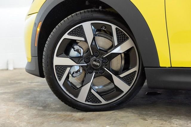 Certified 2025 MINI Cooper S FWD image 24