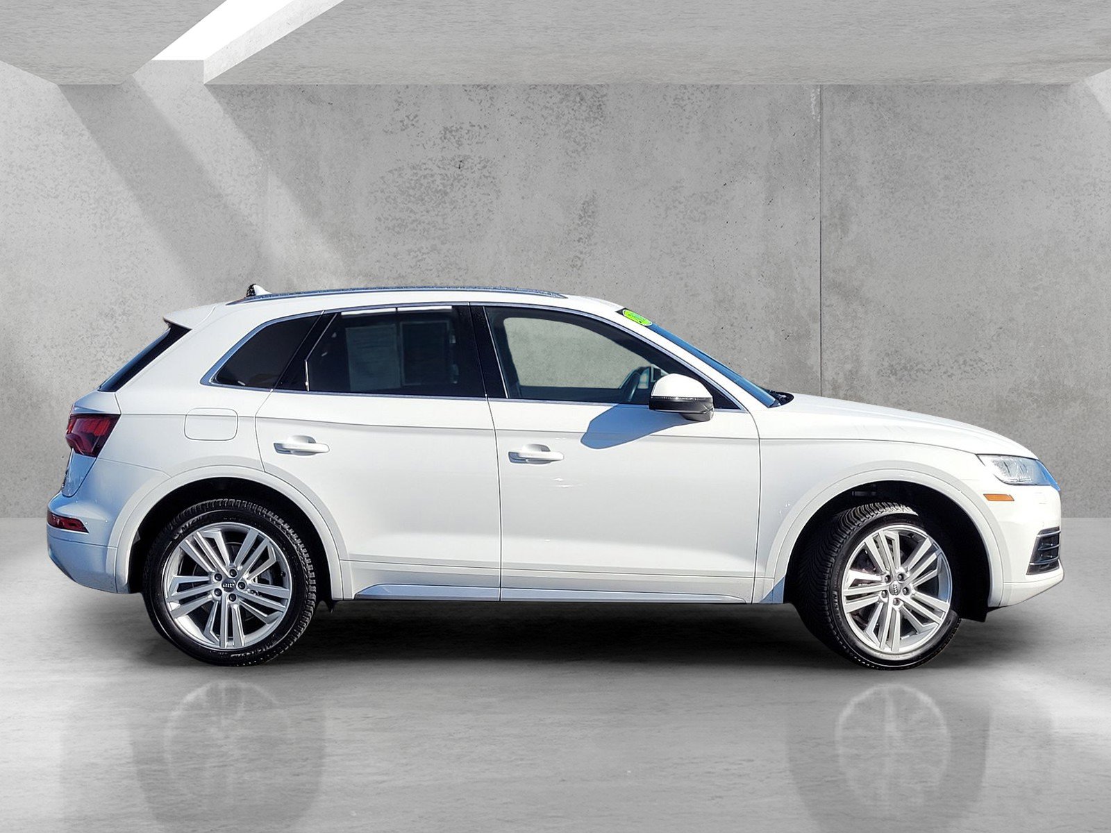 Used 2018 Audi Q5 2.0T Premium Plus w/ Premium Plus Package image 3