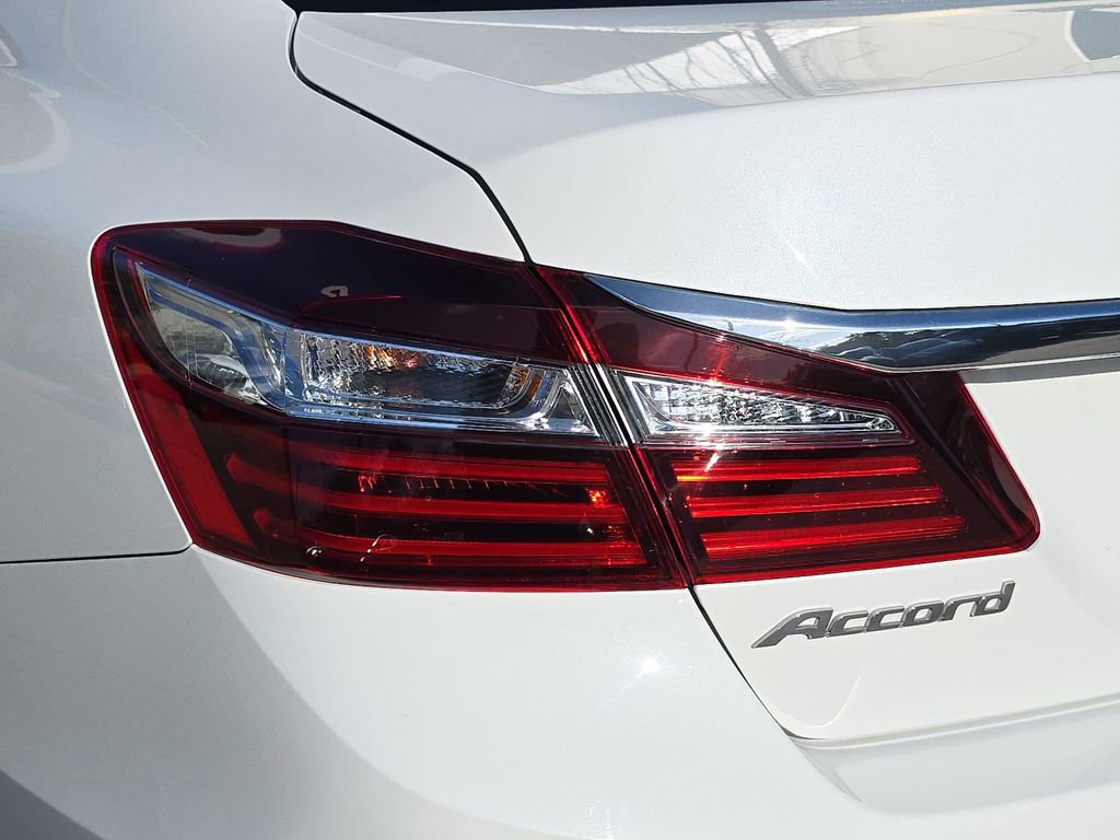 Used 2016 Honda Accord EX image 37