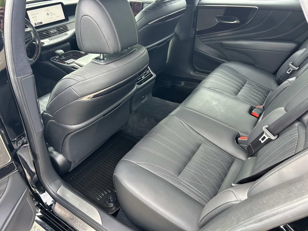 Used 2023 Lexus LS 500 AWD w/ Interior Upgrade Package image 18