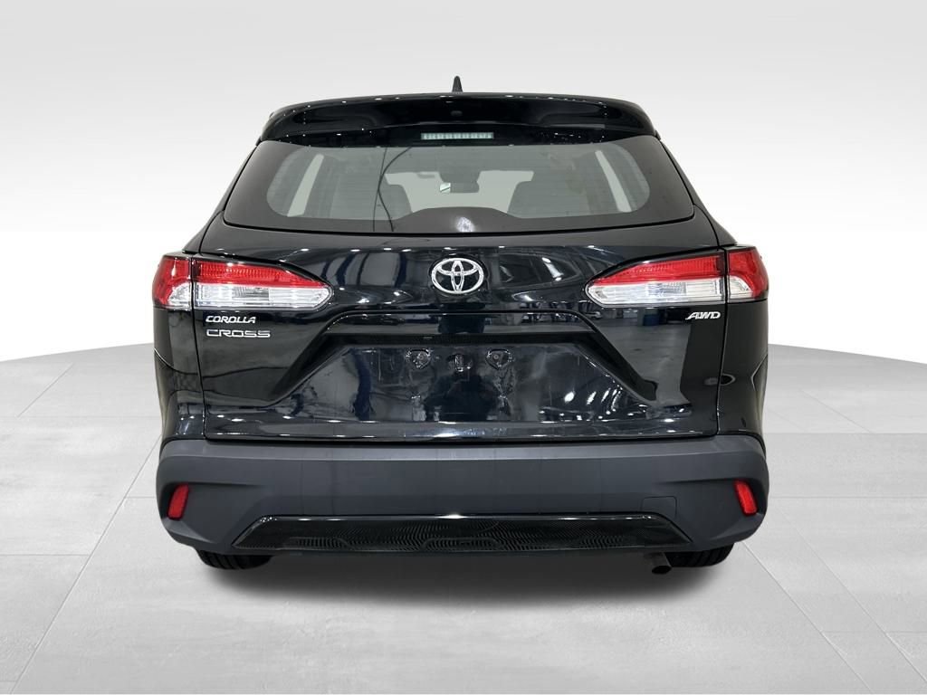 Used 2023 Toyota Corolla Cross L image 4