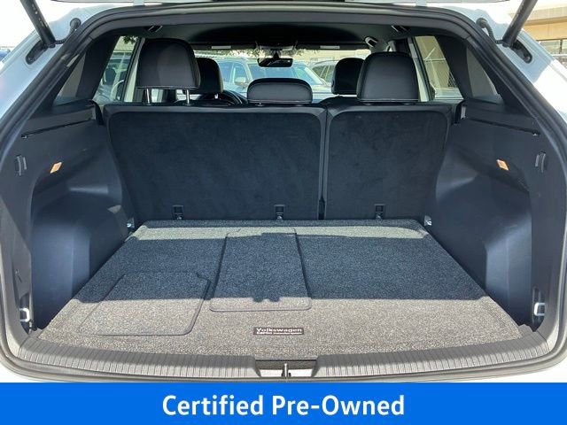 Certified 2023 Volkswagen Atlas Cross Sport SE w/ Black Wheel Package FWD image 17
