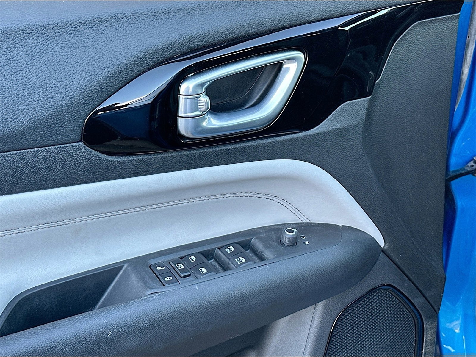 Used 2024 Jeep Compass Limited image 17