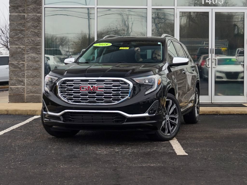Used 2018 GMC Terrain Denali w/ Advanced Safety Package image 9