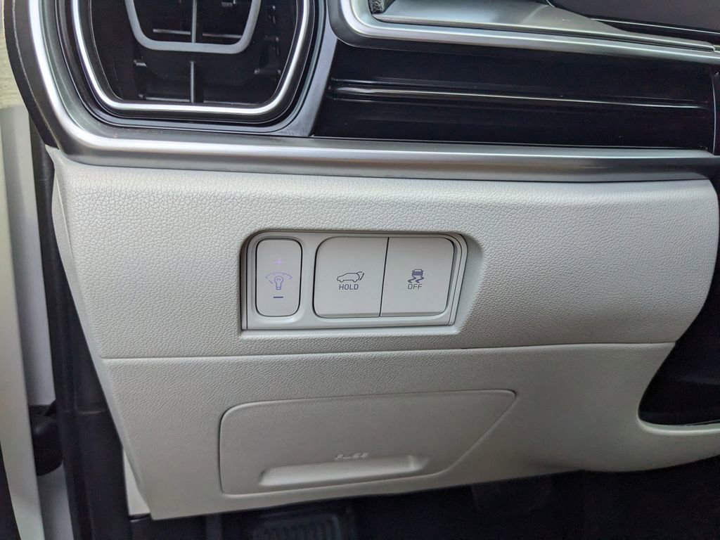 Certified 2024 Kia Sorento EX w/ Panoramic Sunroof Package image 29