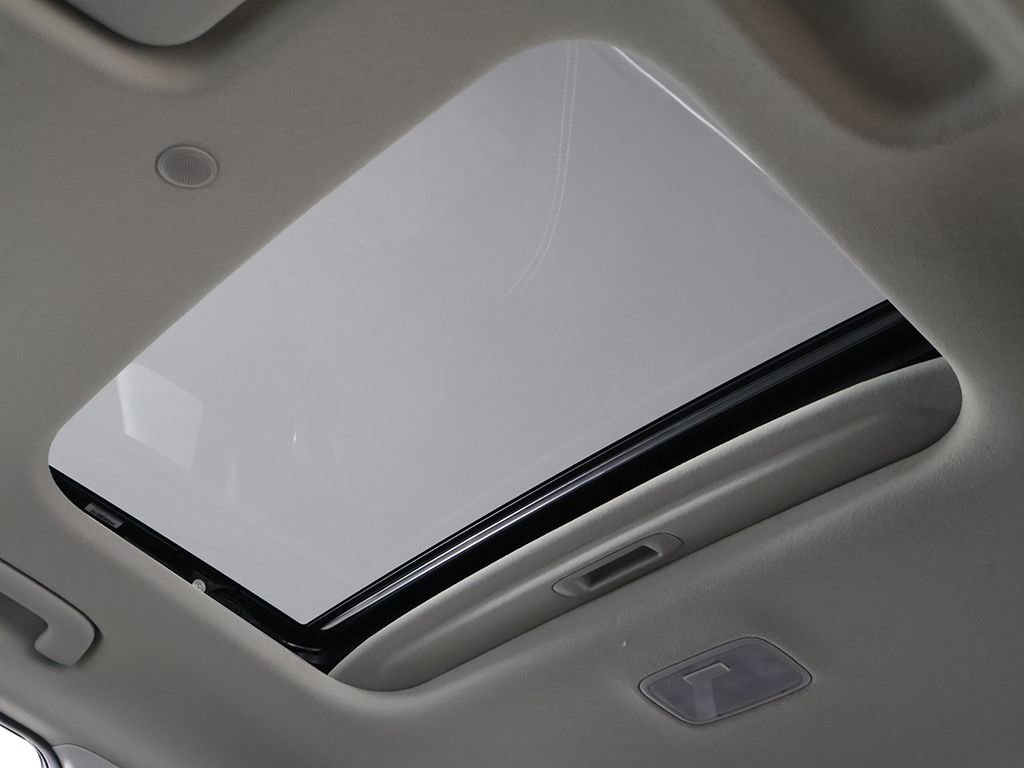 Certified 2023 Hyundai Venue SEL w/ Cargo Package image 16