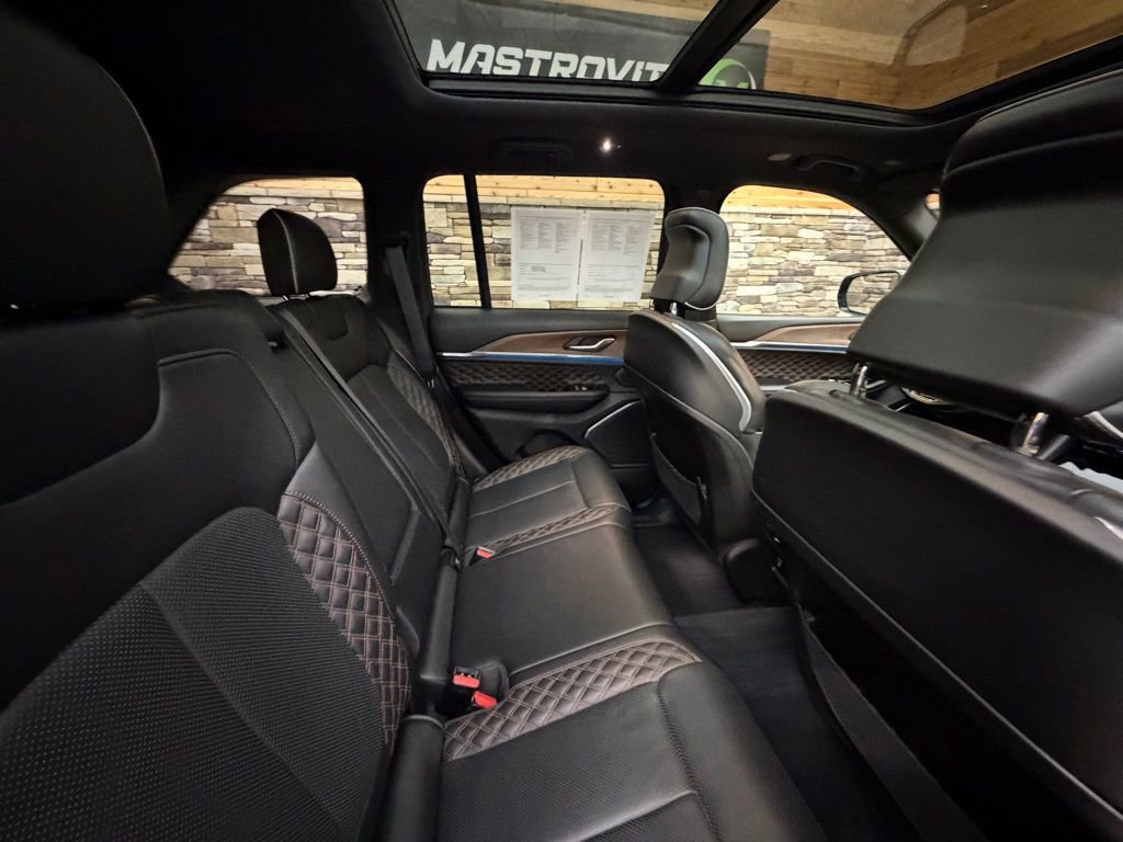 Used 2022 Jeep Grand Cherokee Summit image 30