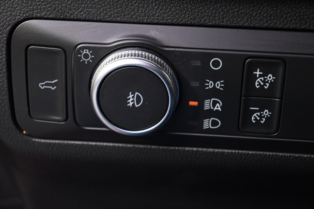 Used 2020 Ford Escape SEL image 25