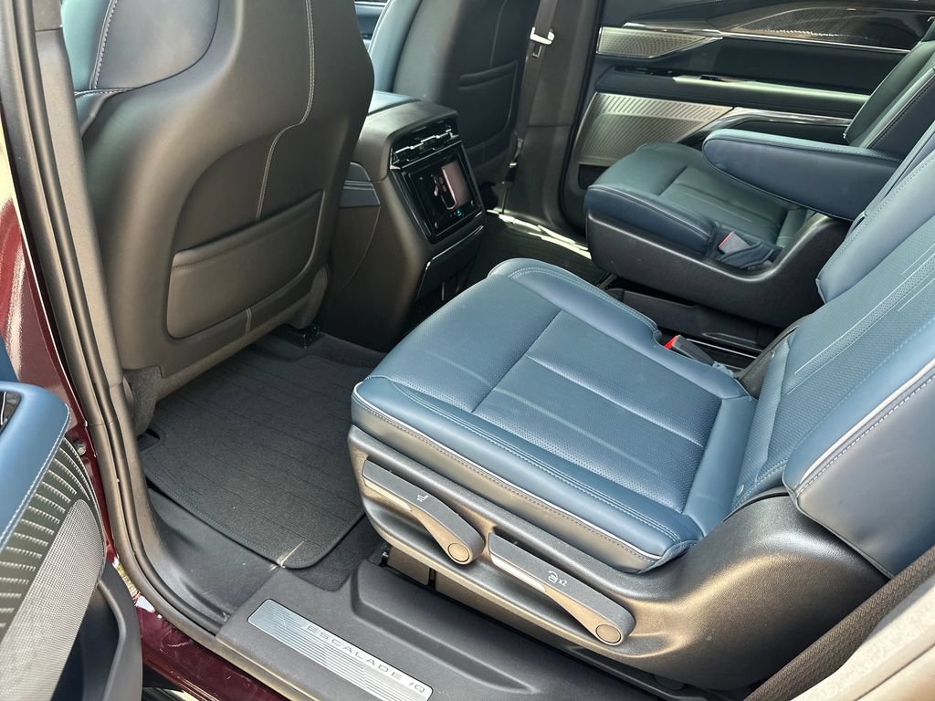 Used 2025 Cadillac Escalade IQ Luxury 2 w/ LPO, Premium Carpet Package AWD/4WD image 35