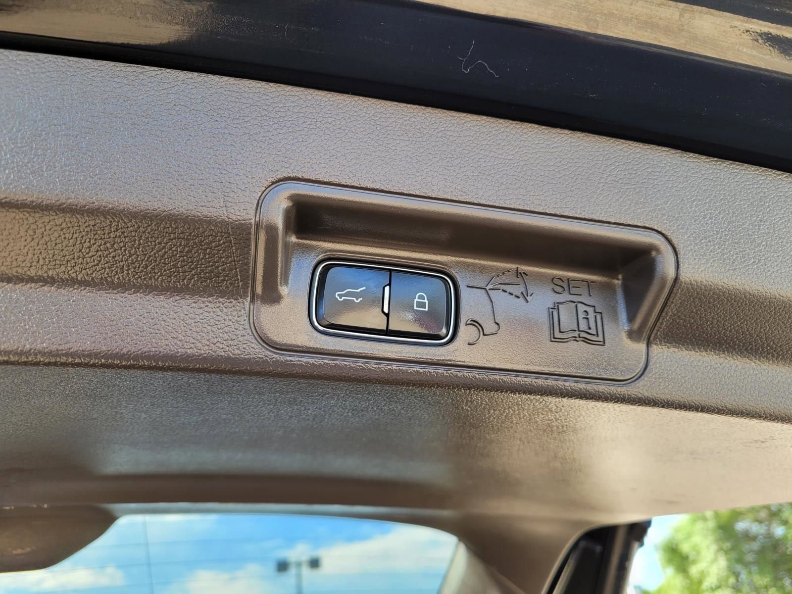 Used 2021 Ford Explorer Platinum w/ Equipment Group 601A image 17