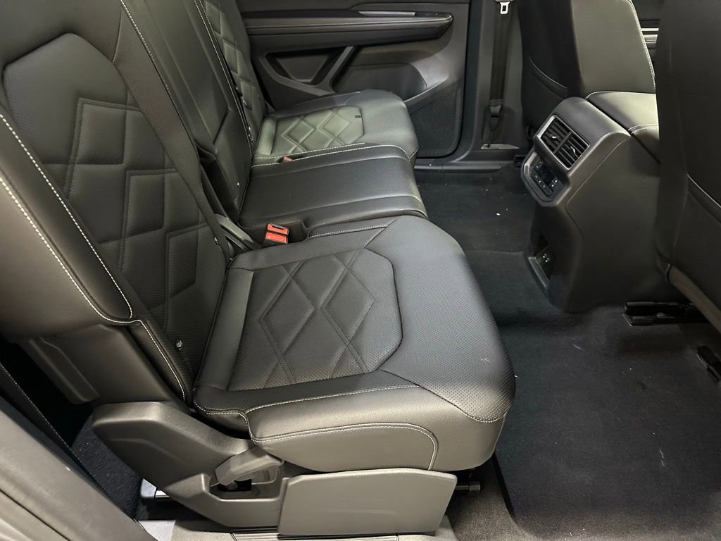 Used 2025 Volkswagen Atlas SE AWD/4WD image 56