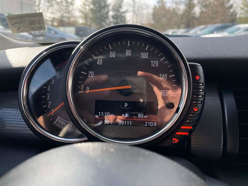 Used 2016 MINI Cooper 4-Door Hardtop image 14