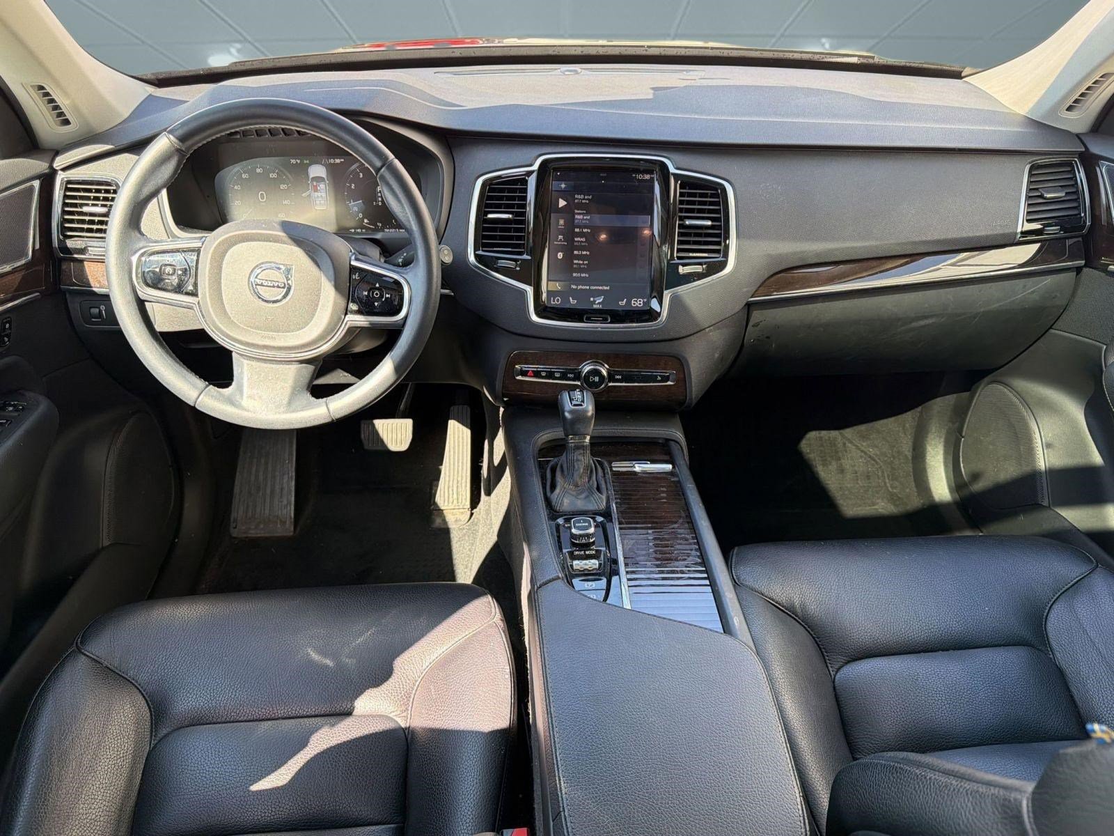 Used 2016 Volvo XC90 T6 Momentum w/ Momentum Plus Package image 15