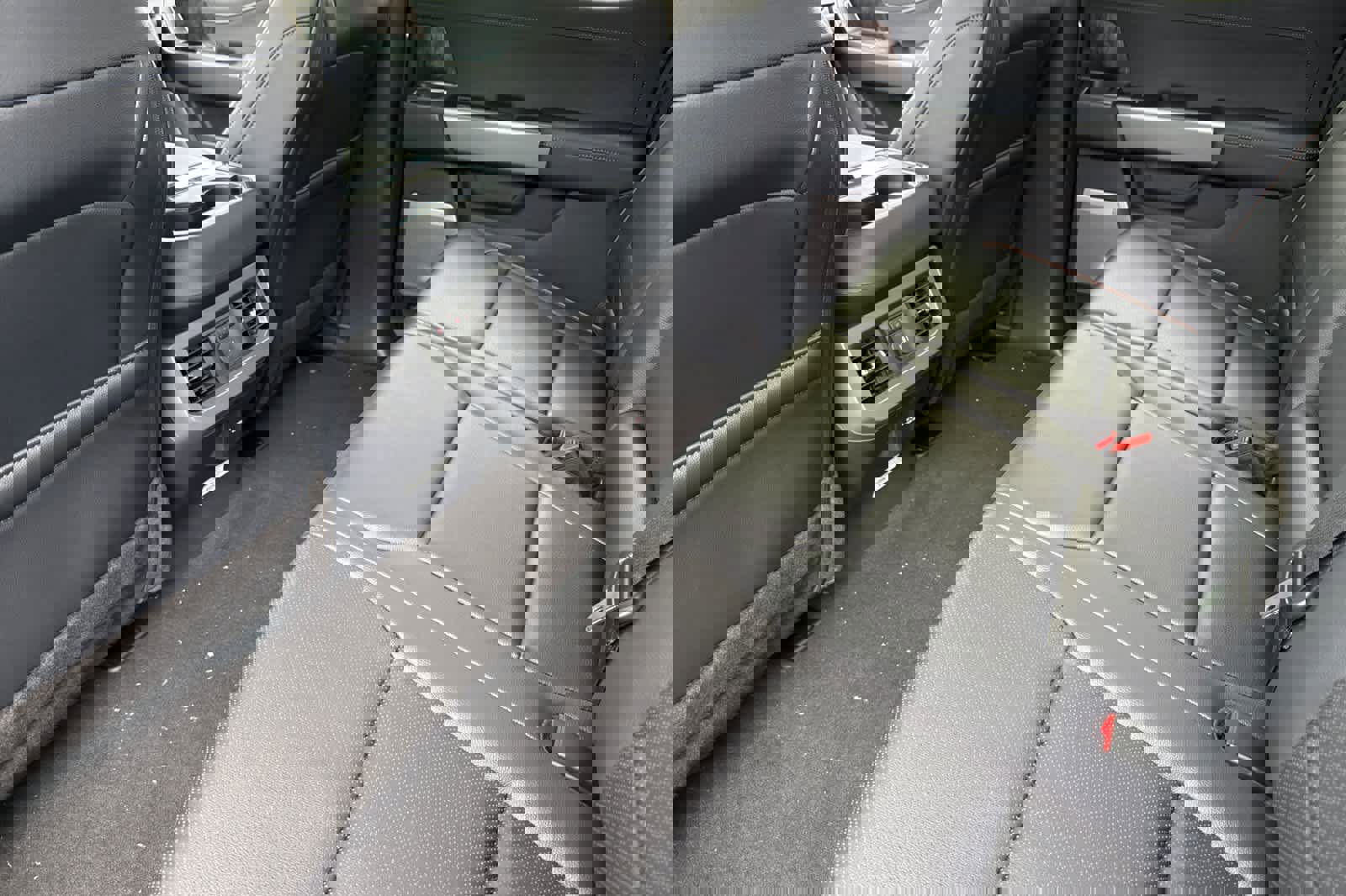 New 2026 Ford F250 Lariat w/ FX4 Off-Road Package image 10