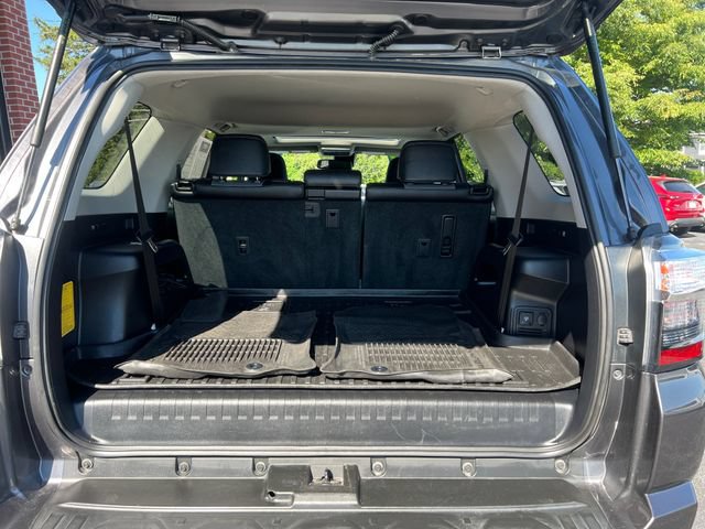 Used 2022 Toyota 4Runner SR5 Premium w/ Moonroof Package AWD/4WD image 26