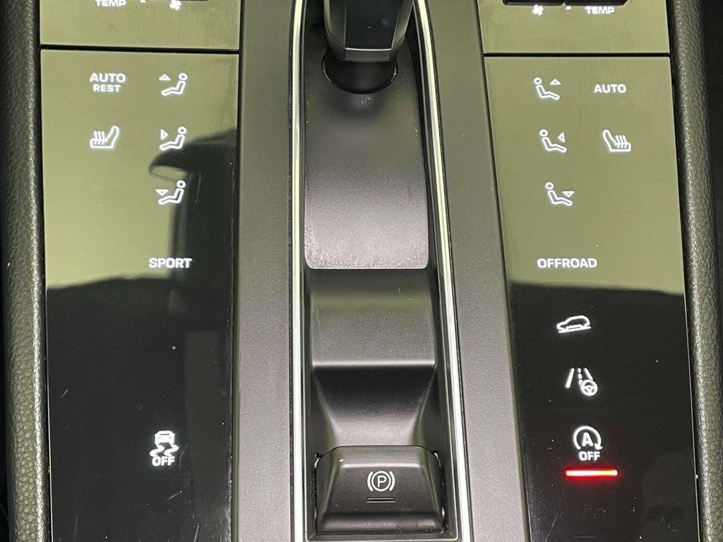 Certified 2022 Porsche Macan image 34