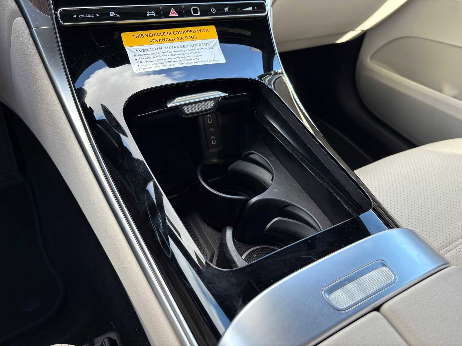 Used 2025 Mercedes-Benz GLC 300 4MATIC image 16