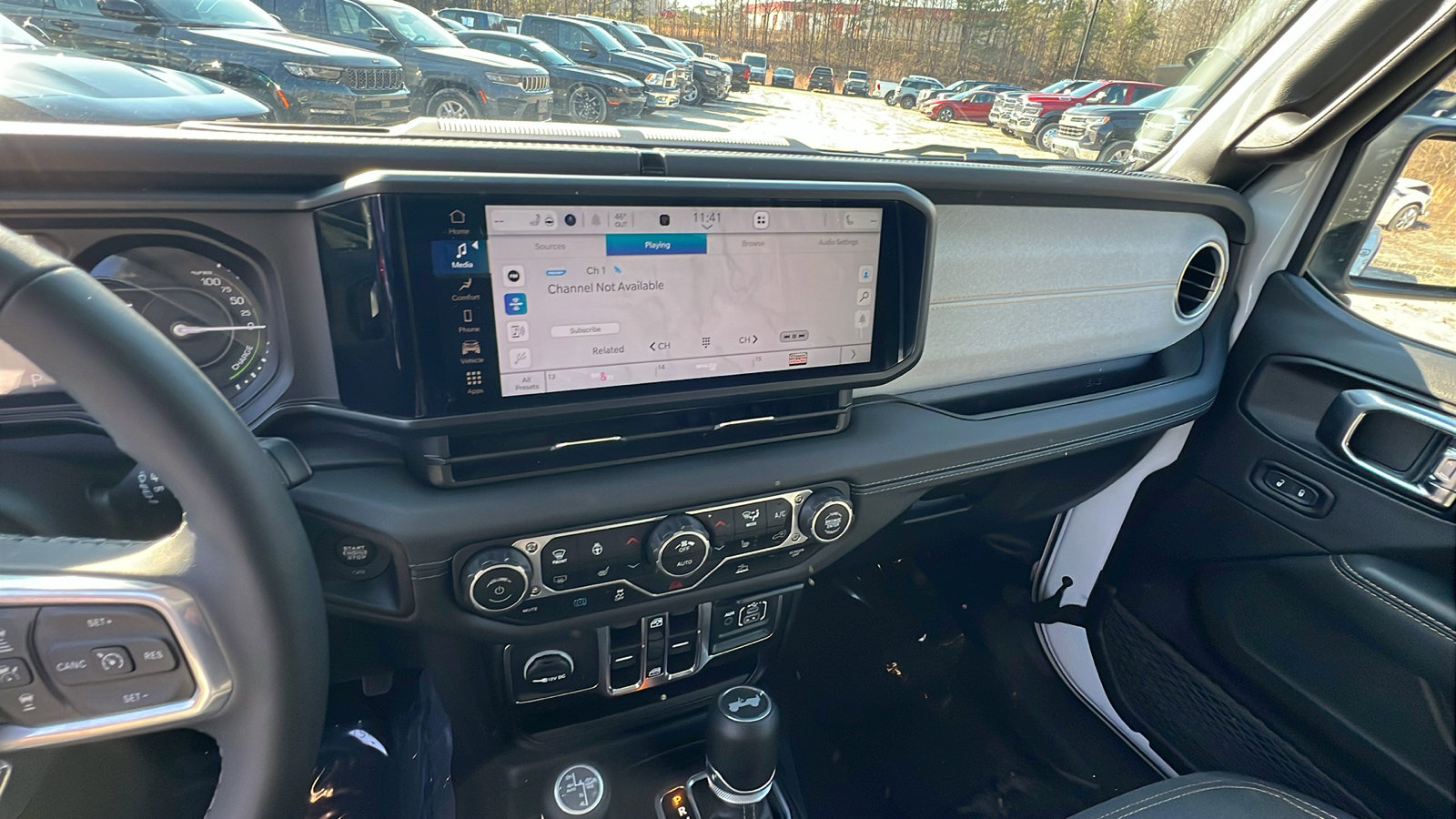 Used 2025 Jeep Wrangler Sahara 4xe image 30