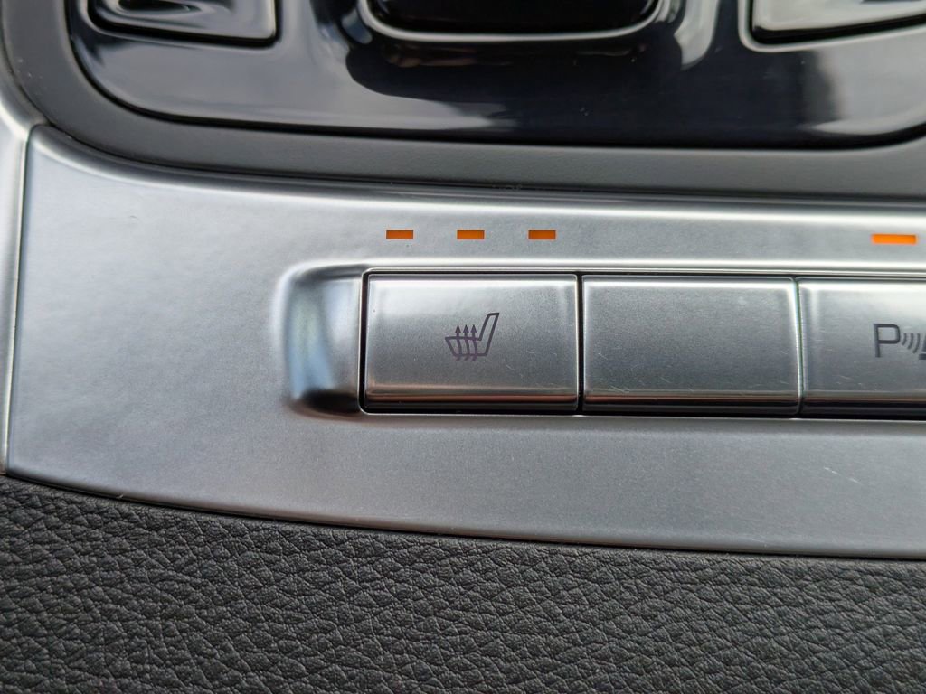 Used 2026 Kia Carnival EX image 26