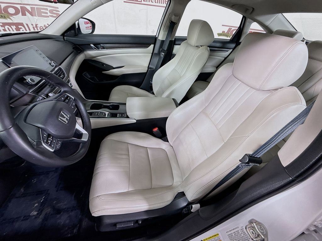 Used 2018 Honda Accord Touring image 26