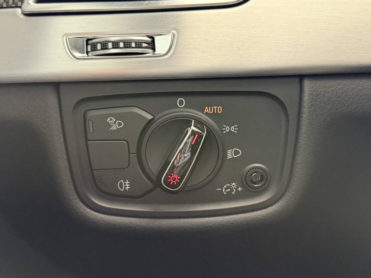 Used 2014 Audi S8 AWD/4WD image 29