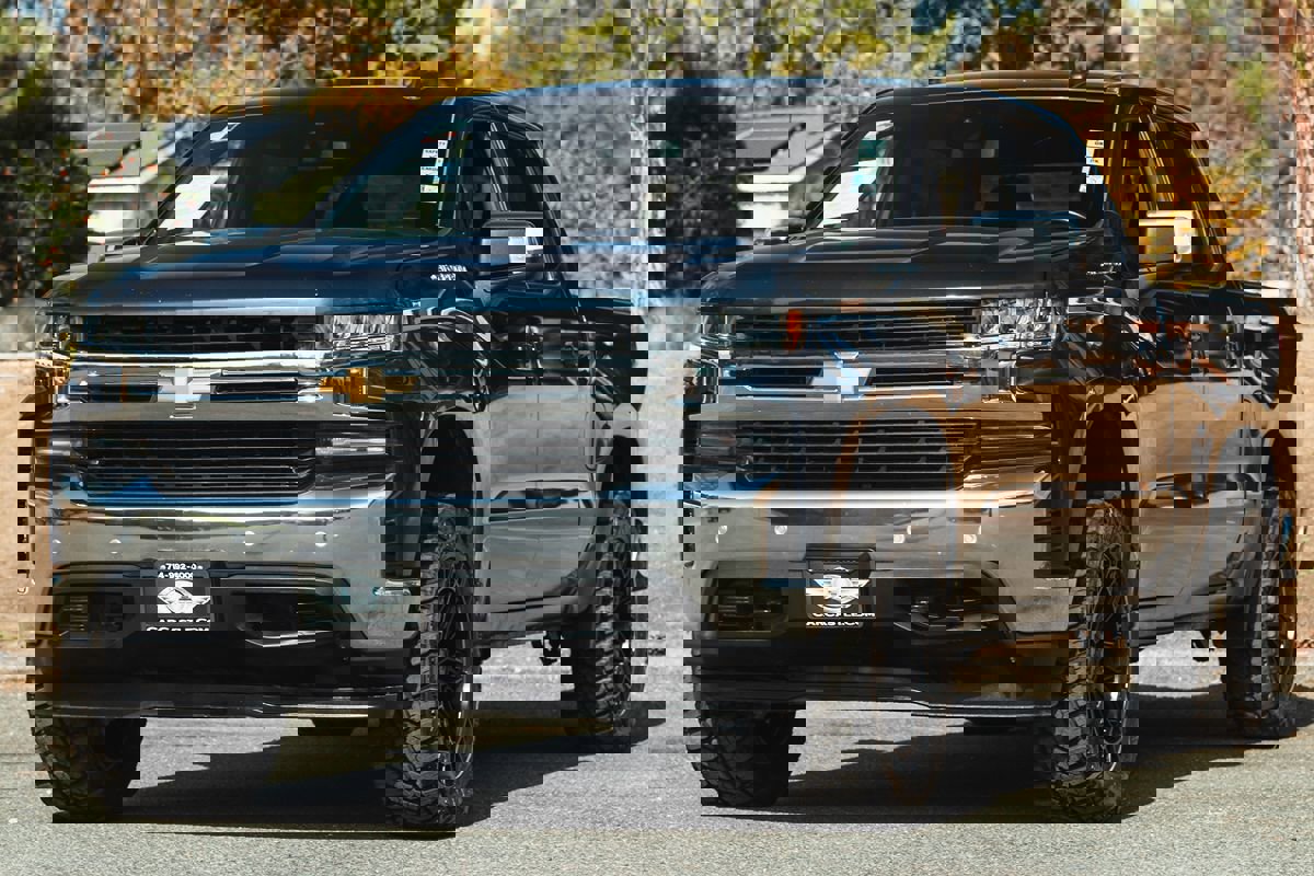 Used 2020 Chevrolet Silverado 1500 LT w/ All-Star Edition image 6