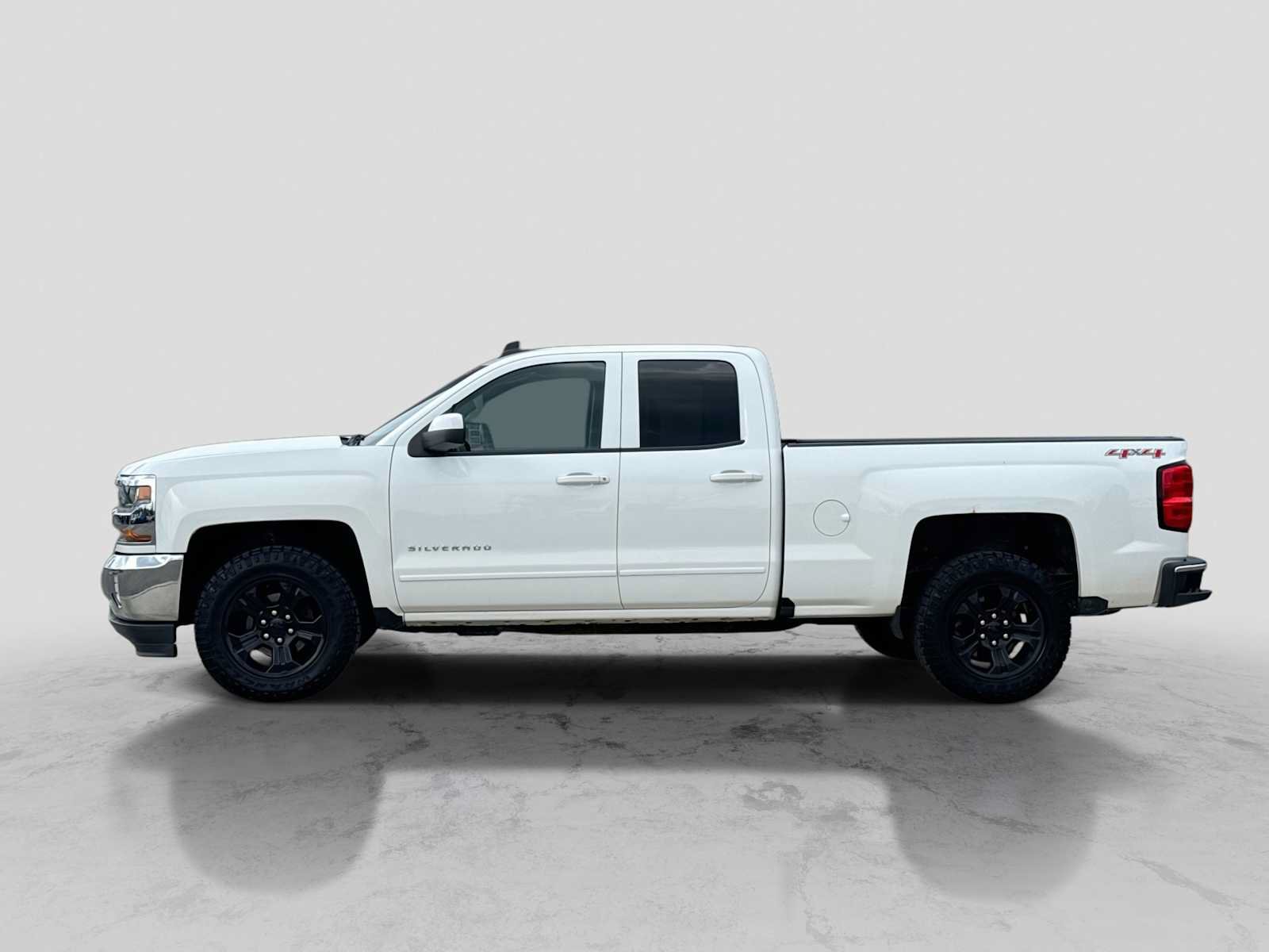 Used 2017 Chevrolet Silverado 1500 LT w/ All Star Edition AWD/4WD image 3