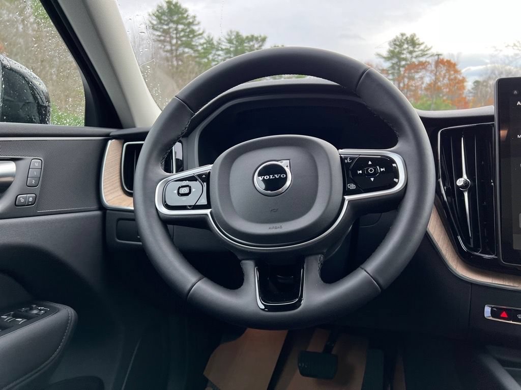 New 2026 Volvo XC60 B5 Plus w/ Protection Package Premier AWD/4WD image 23