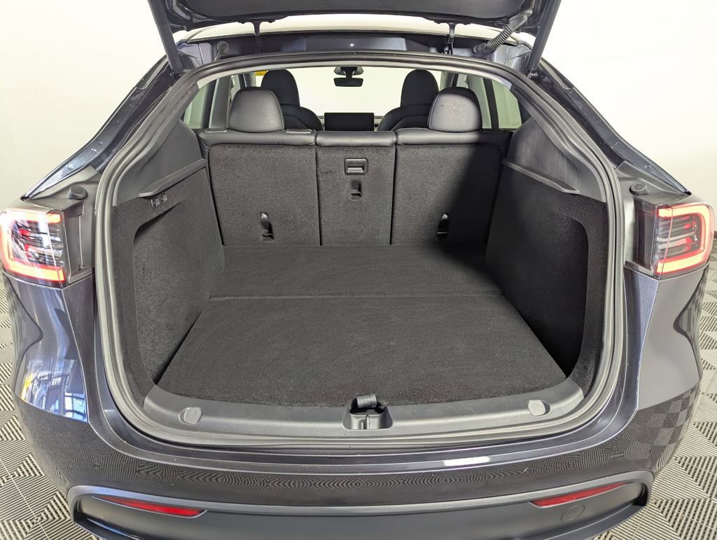 Used 2025 Tesla Model Y Performance image 14