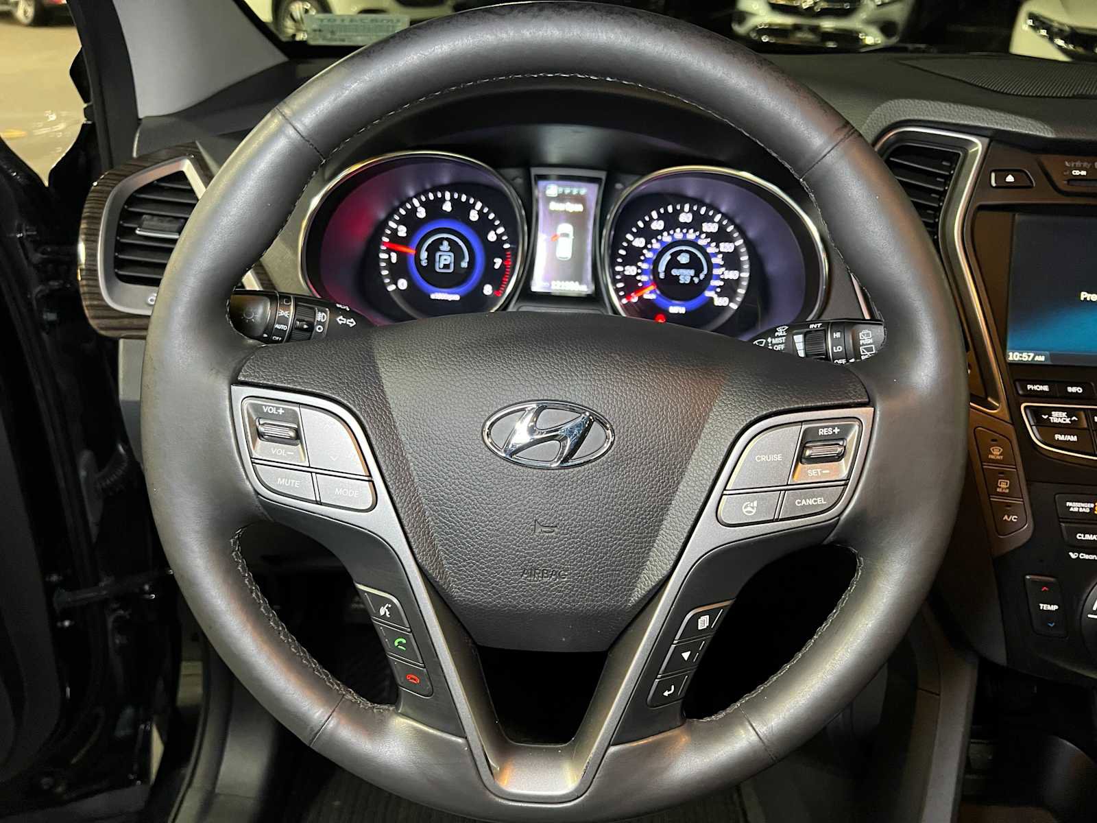 Used 2014 Hyundai Santa Fe Limited w/ Ultimate Package 07 image 27