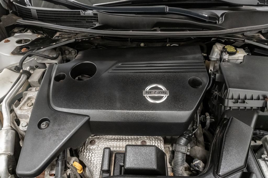 Used 2014 Nissan Altima 2.5 S w/ Display Audio Package FWD image 4