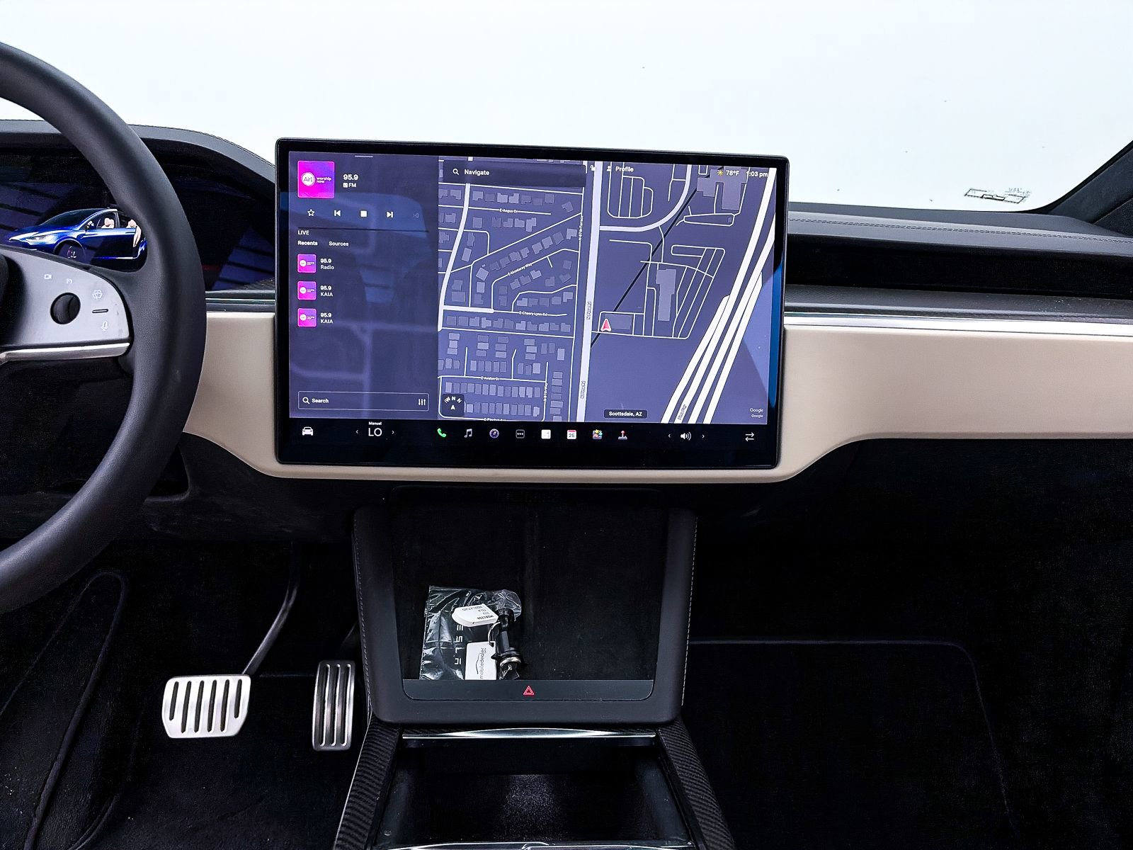 Used 2023 Tesla Model X Plaid image 6