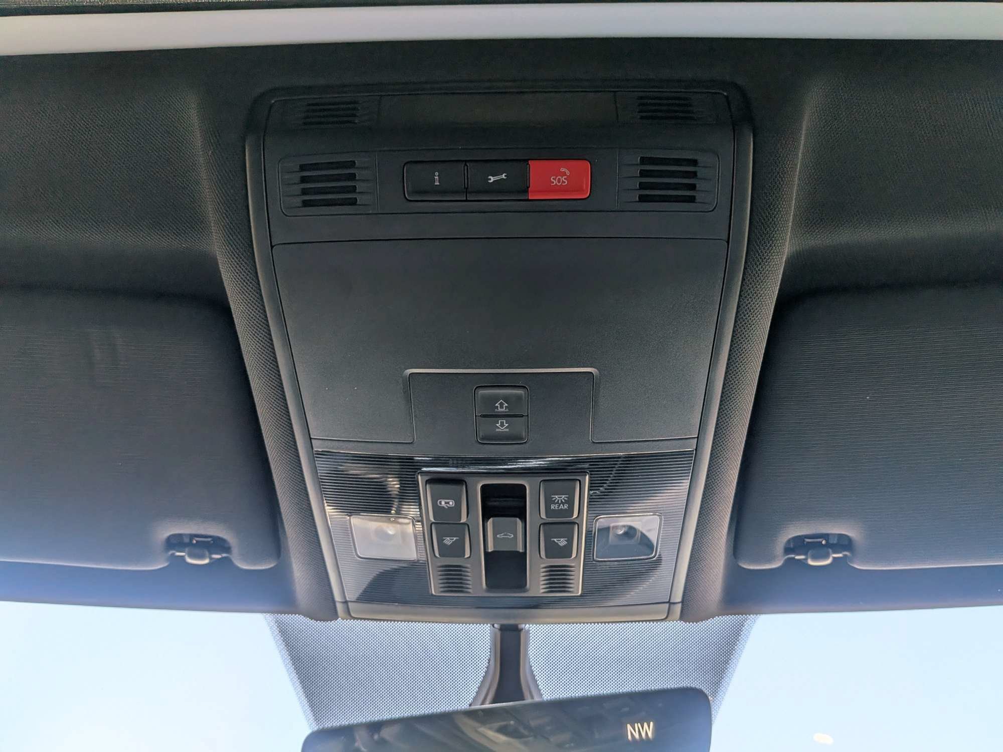 Used 2019 Volkswagen Tiguan SEL R-Line AWD/4WD image 25