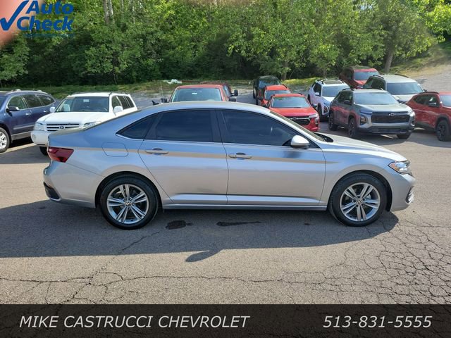 Used 2024 Volkswagen Jetta SE FWD image 6
