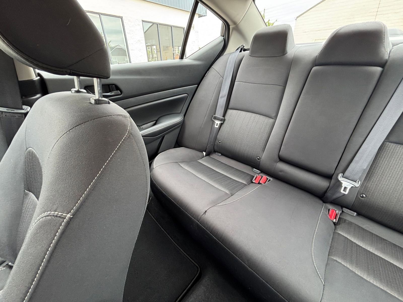 Used 2025 Nissan Altima 2.5 SV FWD image 40