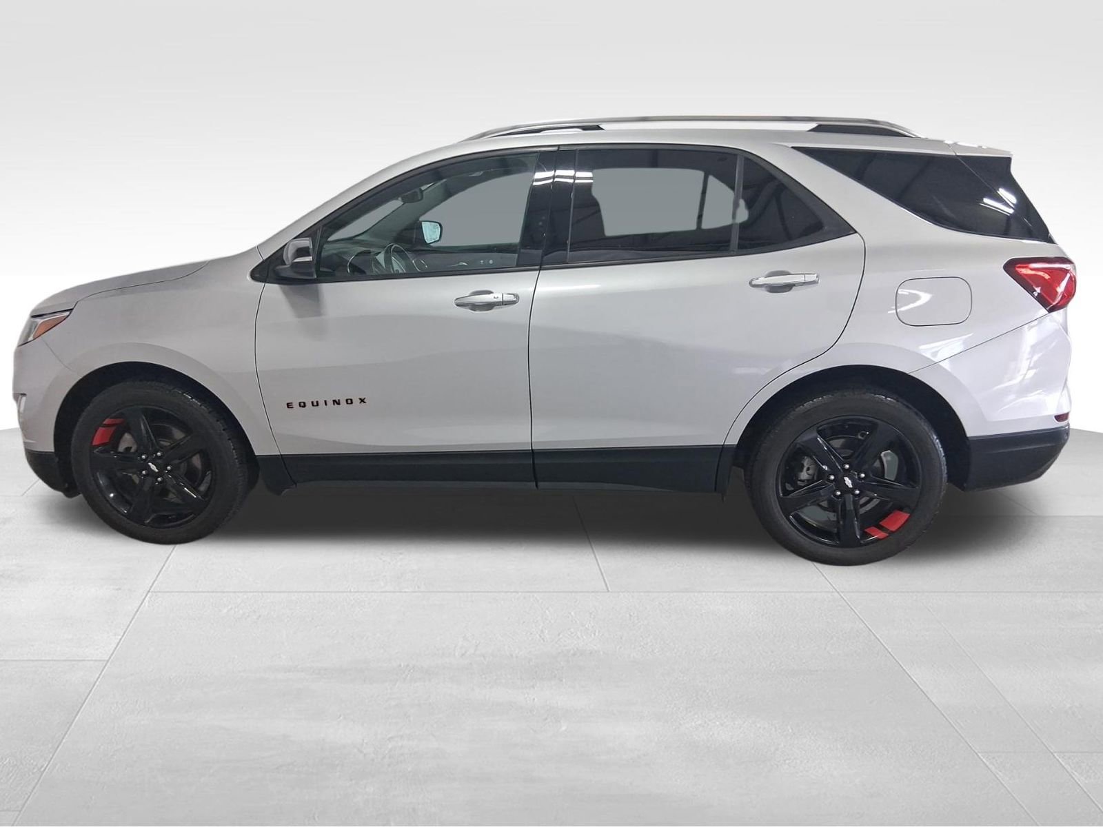 Used 2020 Chevrolet Equinox Premier w/ Premier Redline Edition FWD image 9
