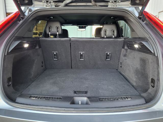 Used 2024 Cadillac XT4 Premium Luxury w/ Technology Package image 29