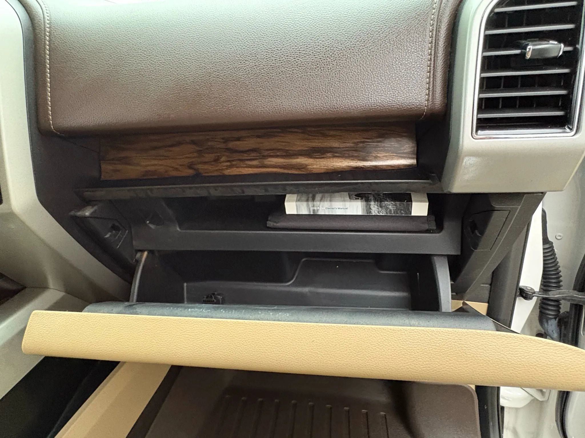 Used 2018 Ford F150 Lariat w/ Equipment Group 502A Luxury image 12