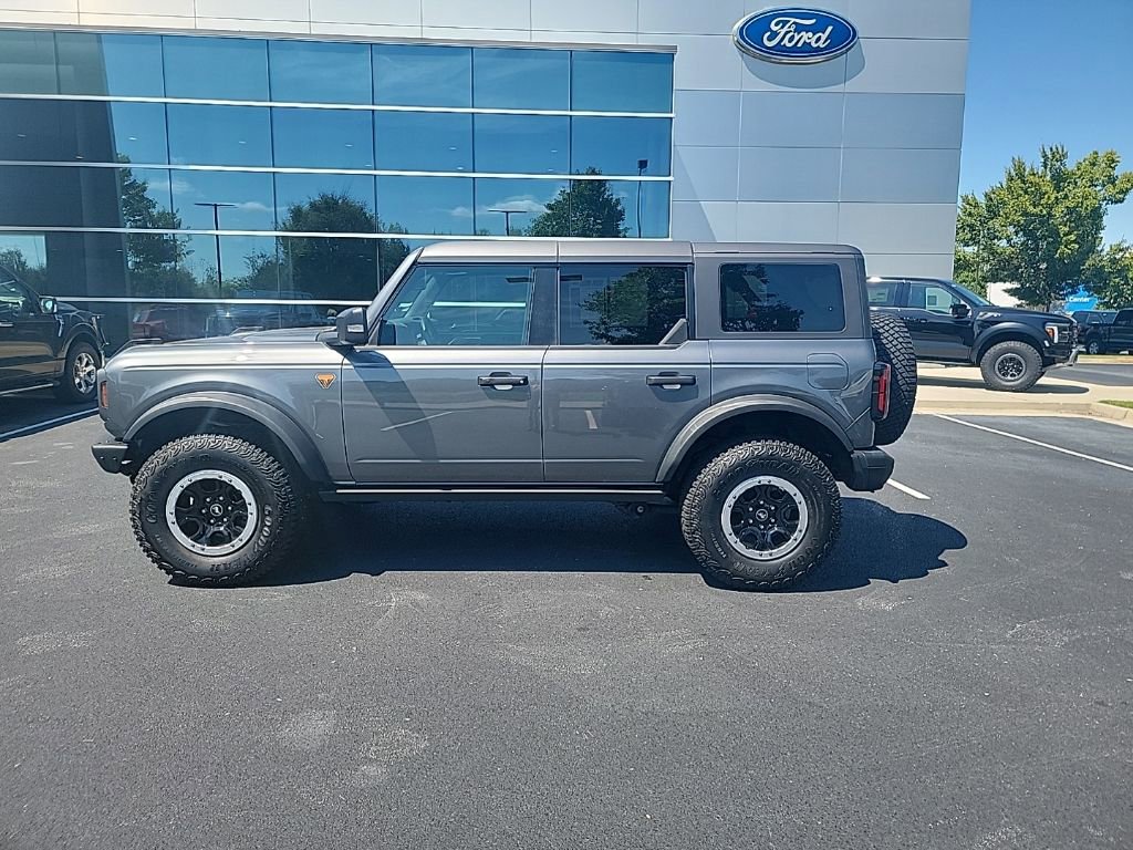 Used 2024 Ford Bronco Badlands image 4