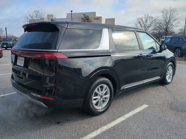 Used 2022 Kia Carnival LX image 4