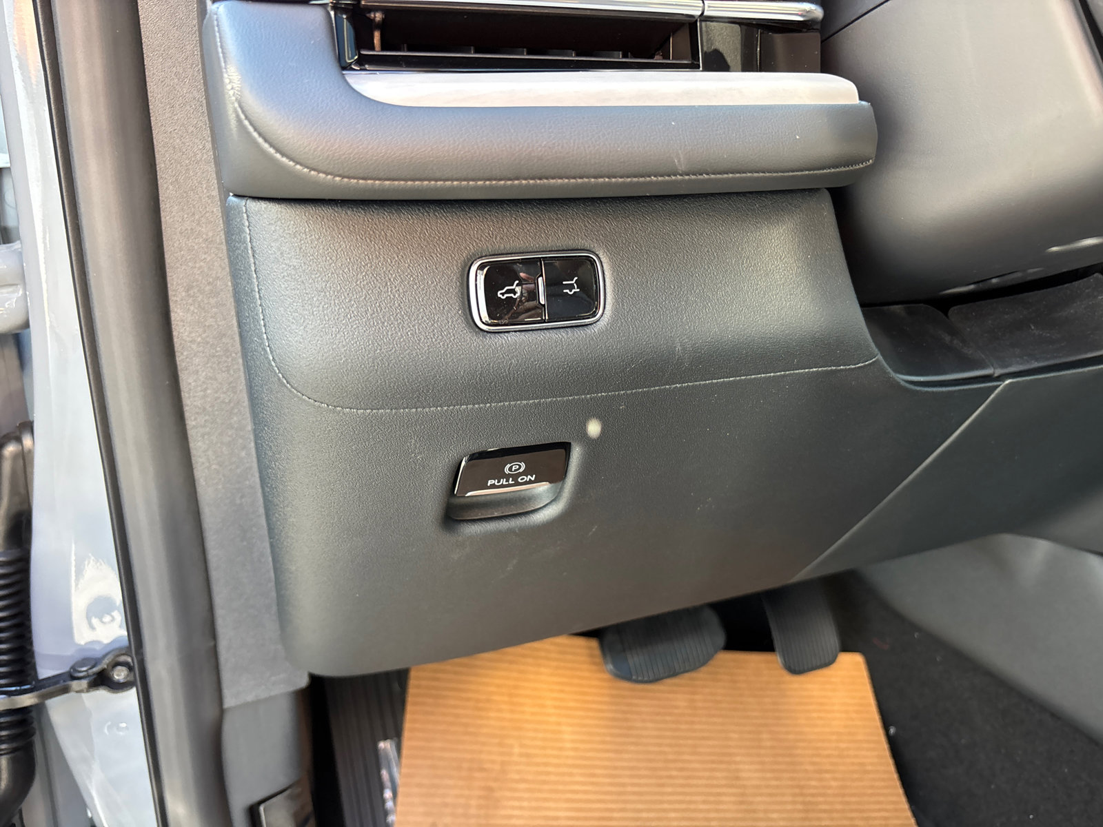 New 2025 Lincoln Navigator Reserve w/ Jet Appearance Package image 13