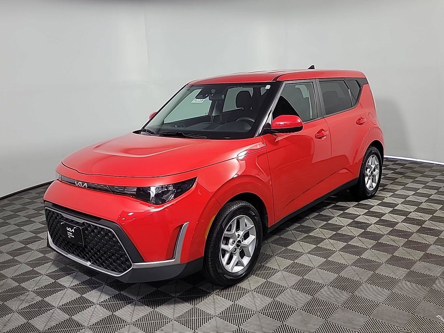 Certified 2023 Kia Soul LX w/ LX Technology Package FWD image 12