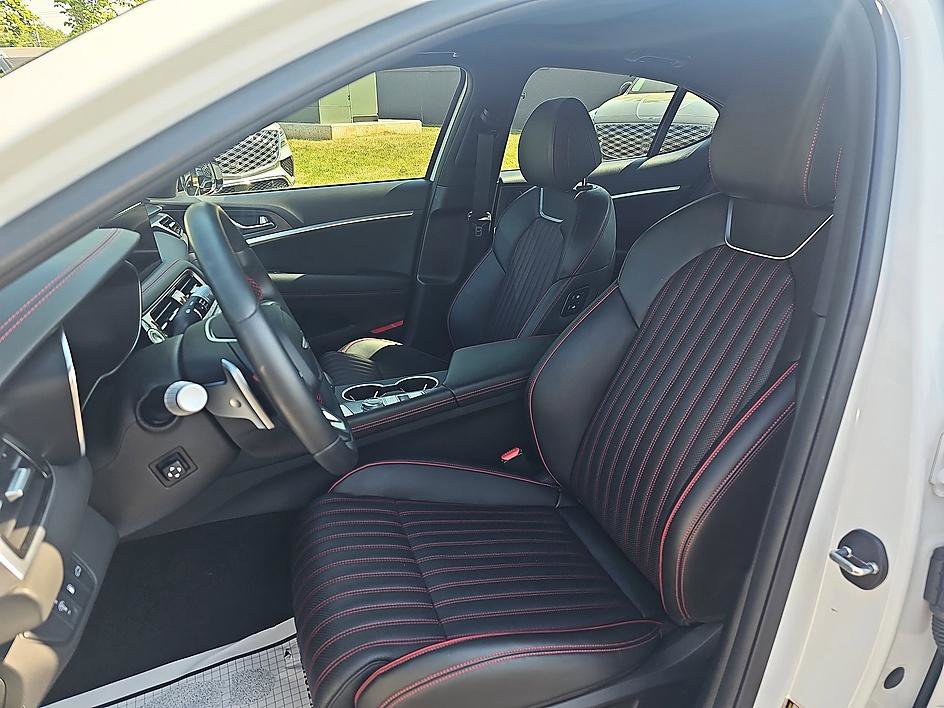 Used 2025 Genesis G70 3.3T Advanced RWD image 17